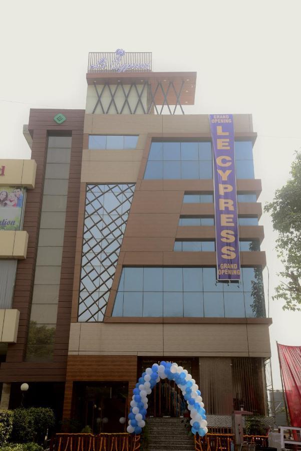 Hotel Le Cypress Bareilly Luaran gambar